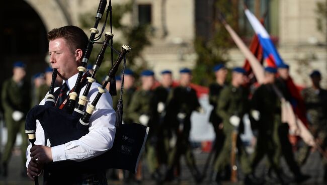 На репетиции торжественного открытия фестиваля Спасская башня на Красной площади в Москве