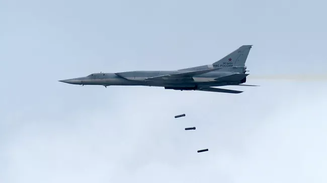Дальний сверхзвуковой бомбардировщик-ракетоносец Ту-22 М3. Архивное фото