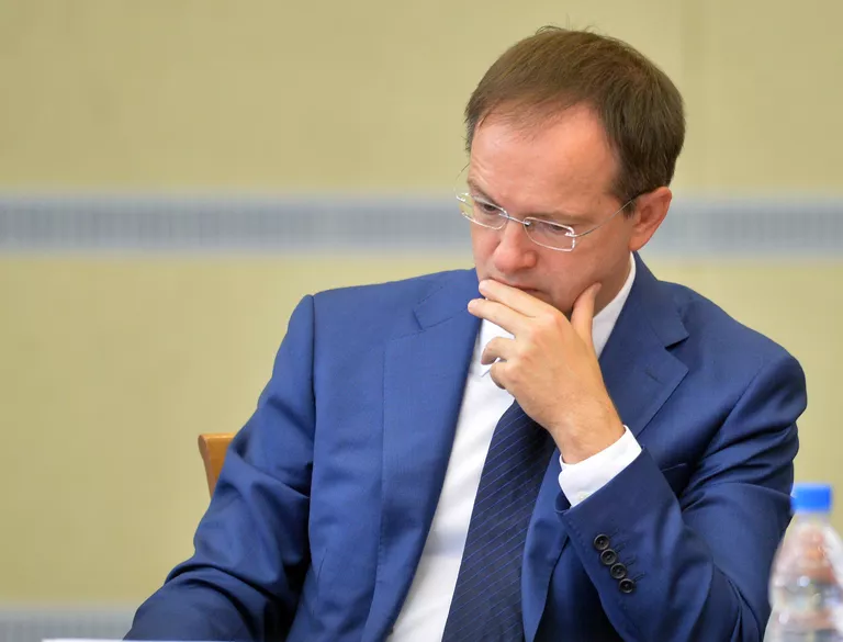Министр культуры РФ Владимир Мединский во время заседания президиума Госсовета в Белокурихе. 26 августа 2016 года Министр культуры РФ Владимир Мединский во время заседания президиума Госсовета в Белокурихе. 26 августа 2016 года