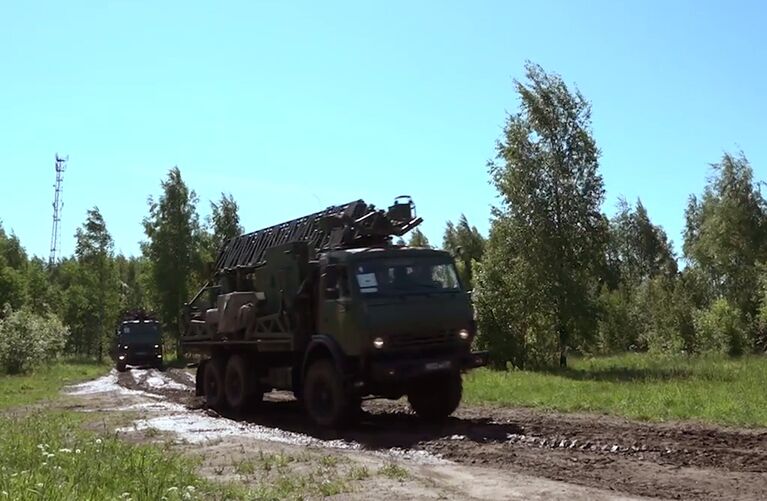 Совершение марша бригадой управления Западного военного округа (ЗВО) и мотострелковой бригадой Южного военного округа (ЮВО)