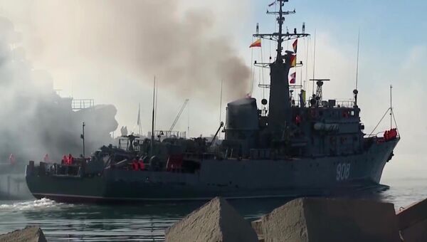 Тральщики проекта 266 Вице-адмирал Захарьин во время выхода в море кораблей Черноморского флота