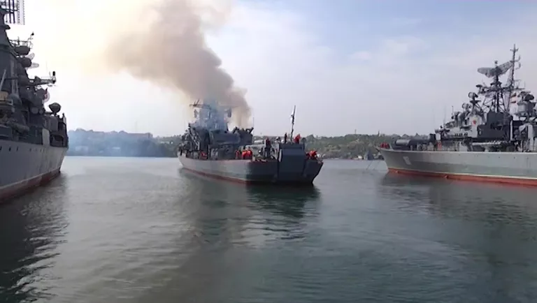 Выход в море кораблей Черноморского флота Выход в море кораблей Черноморского флота