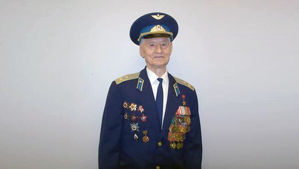 Герой Советского Союза, летчик-штурмовик Степан Борозенец. Архивное фото