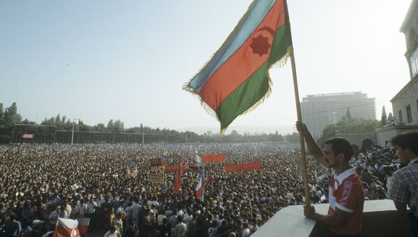 Многотысячный националистический митинг на площади Ленина в Баку