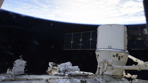 Выход в открытый космос астронавтов НАСА Джеффри Уилльямса и Кэтлин Рубинс