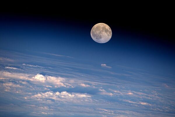 Полная Луна сфотографирована с МКС астронавтом НАСА Джеффри Уильямсом