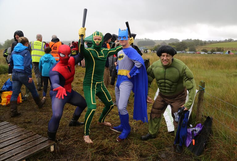 Чемпионат по нырянию в болото в Великобритании (World Bog Snorkelling Championship)