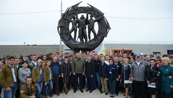 Торжественное открытие памятника строителям космодрома Восточный в городе Циолковский. 30 августа 2016