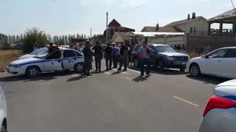 Взрыв у посольства Китая в Бишкеке: кадры с места ЧП и комментарий очевидца