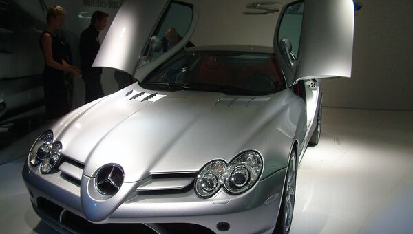 Автомобиль Mercedes-Benz SLR McLaren. Архивное фото
