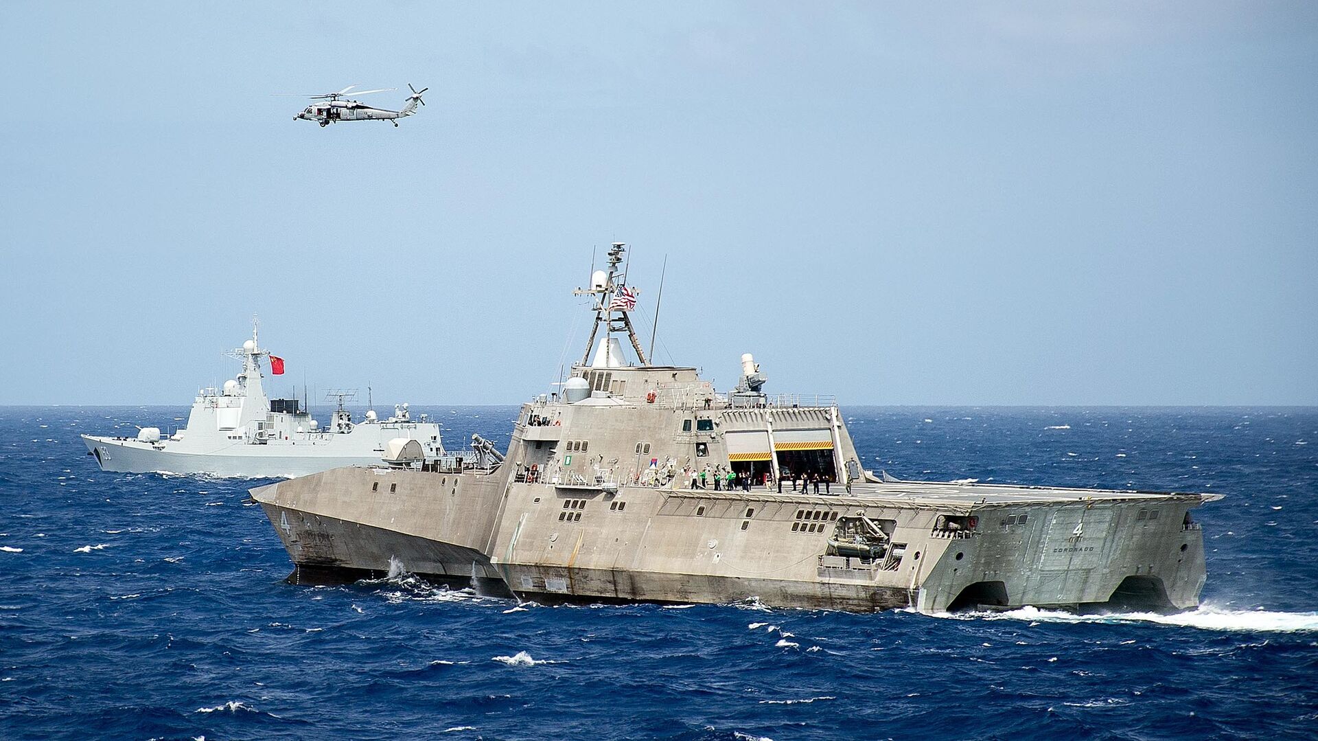 Корабль ВМС США LCS Coronado во время учений стран Азиатско-Тихоокеанского региона в Тихом океане. Июль 2016 - РИА Новости, 1920, 25.06.2022