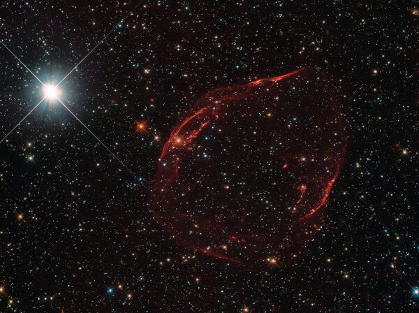 Звездная шрапнель, разбросанная по небу. Снимок космического телескопа Hubble