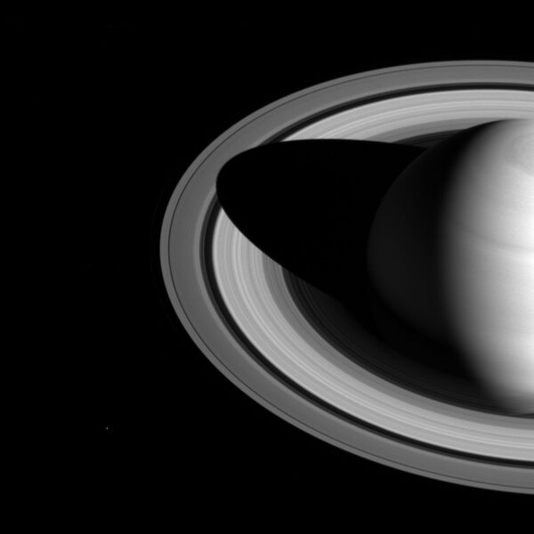 Тень Сатурна на кольцах