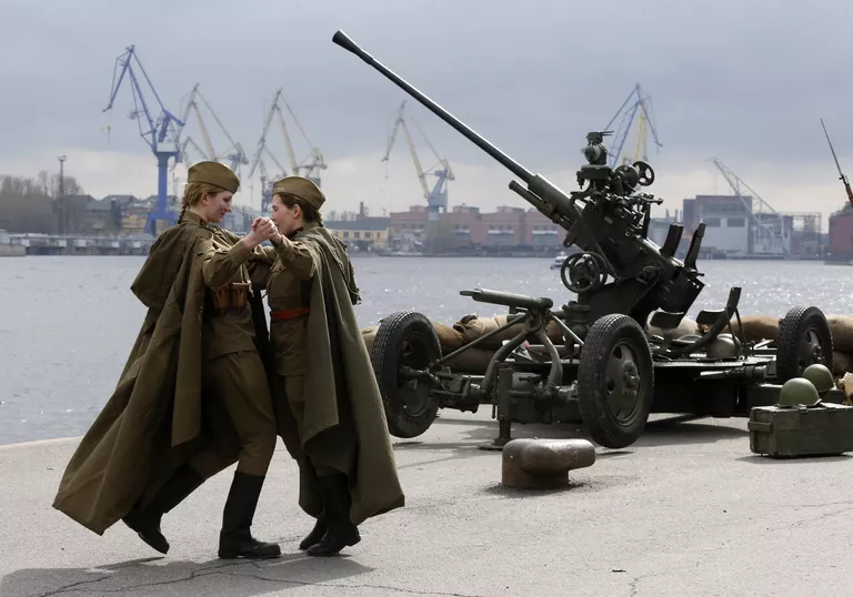 Участники исторической реконструкции Конвой PQ-15, посвященной подвигу участников Полярных конвоев в Санкт-Петербурге Участники исторической реконструкции Конвой PQ-15, посвященной подвигу участников Полярных конвоев в Санкт-Петербурге