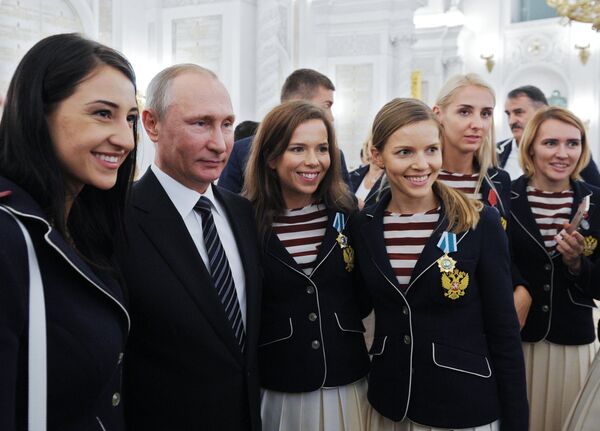 Президент РФ Владимир Путин на торжественном приеме в Кремле после вручения наград победителям и призерам Олимпийских игр в Рио-де-Жанейро
