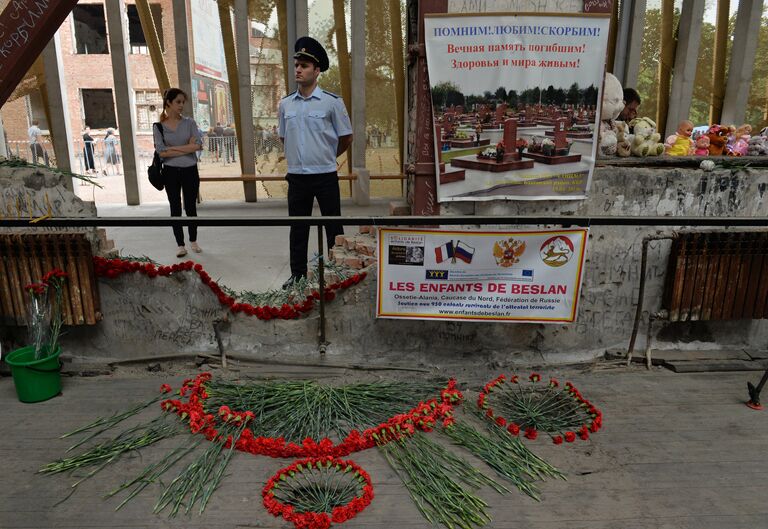 Траурные мероприятия 1-го сентября в Беслане