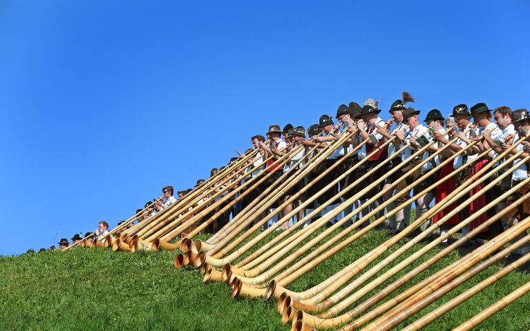 Концерт Альпийского рога в Нессельванг, Швейцария