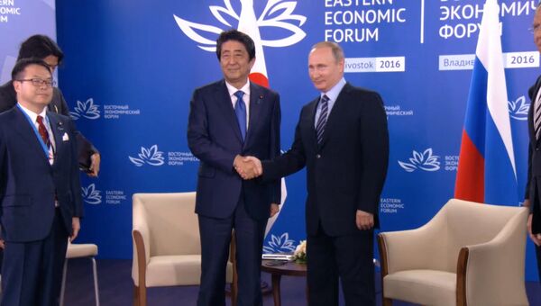 Путин и Абэ во Владивостоке обсудили развитие российско-японских отношений