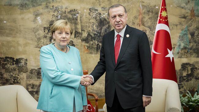 Канцлер ФРГ Ангела Меркель и президент Турции Тайип Реджеп Эрдоган встретились на полях саммита G20