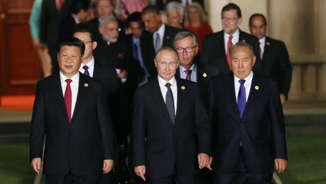 Лидеры G20 перед совместным фотографированием глав делегаций государств-участников Группы двадцати в Ханчжоу