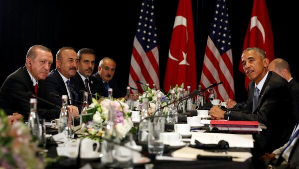 Президент США Барак Обама во время встречи с президентом Турции  Реджепом Тайипом Эрдоганом в рамках саммита G20 в Ханчжоу