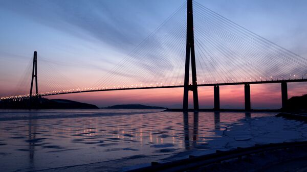 Вантовый мост через пролив Босфор Восточный на остров Русский во Владивостоке. Архивное фото