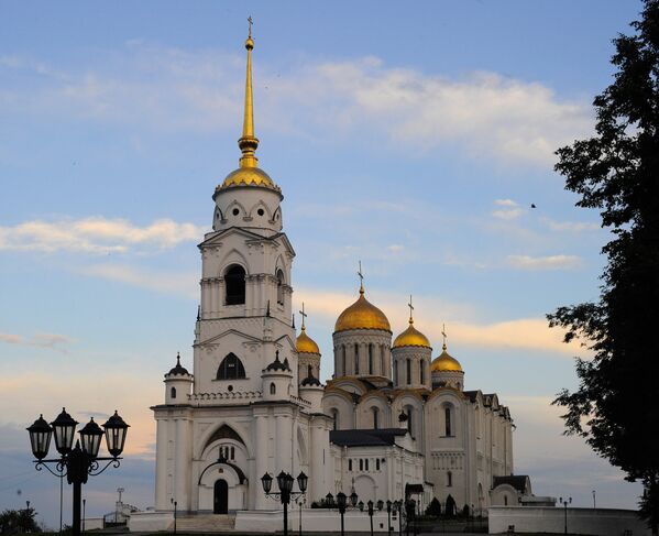 Успенский собор и колокольня во Владимире