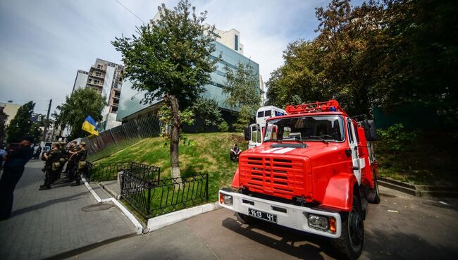 Митинг возле здания телеканала Интер в Киеве