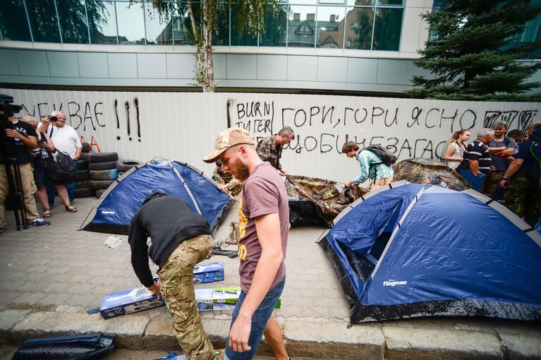 Митинг возле здания телеканала Интер в Киеве