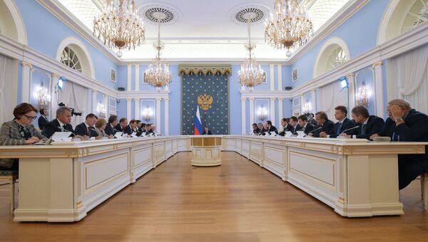 Дмитрий Медведев во время заседания кабинета министров РФ. 5 сентября 2016