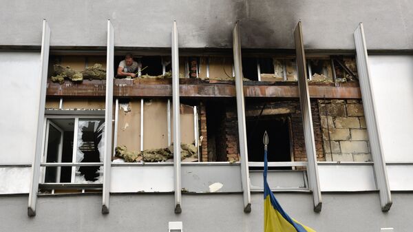 Разрушения в здание украинского телеканала Интер в Киеве. Архивное фото