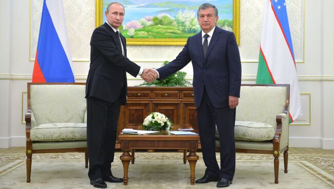 Владимир Путин и Шавкат Мирзиёев. Архивное фото
