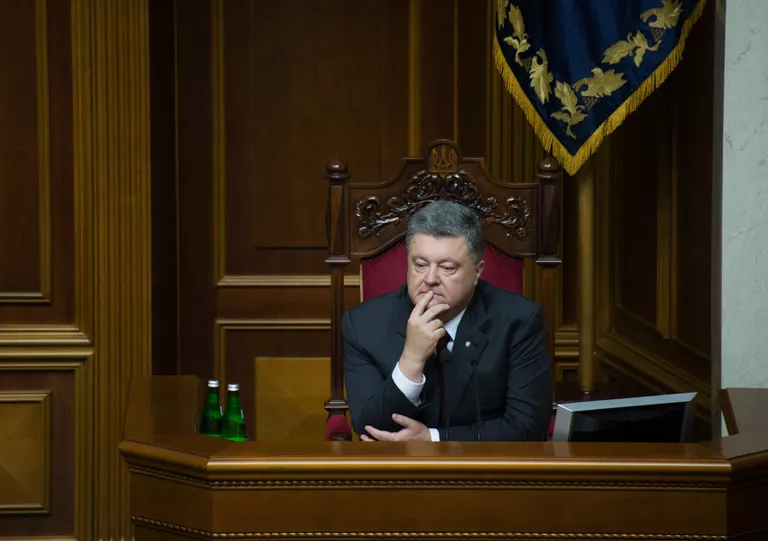 Президент Украины Петр Порошенко на заседании Верховной Рады в Киеве. 6 сентября 2016 года Президент Украины Петр Порошенко на заседании Верховной Рады в Киеве. 6 сентября 2016 года