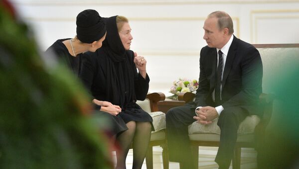 Президент РФ Владимир Путин выражает соболезнования вдове президента Узбекистана Татьяне Каримовой и его младшей дочери Лоле Каримовой-Тилляевой
