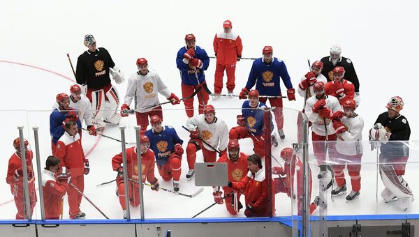 Игроки сборной России по хоккею во время тренировки. Архивное фото