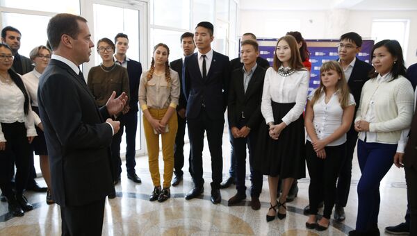 Дмитрий Медведев во время встречи со студентами Бурятского государственного университета. 7 сентября 2016