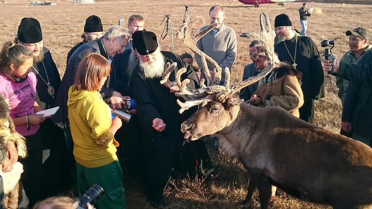 Патриарх Кирилл в оленеводческой бригаде на Чукотке