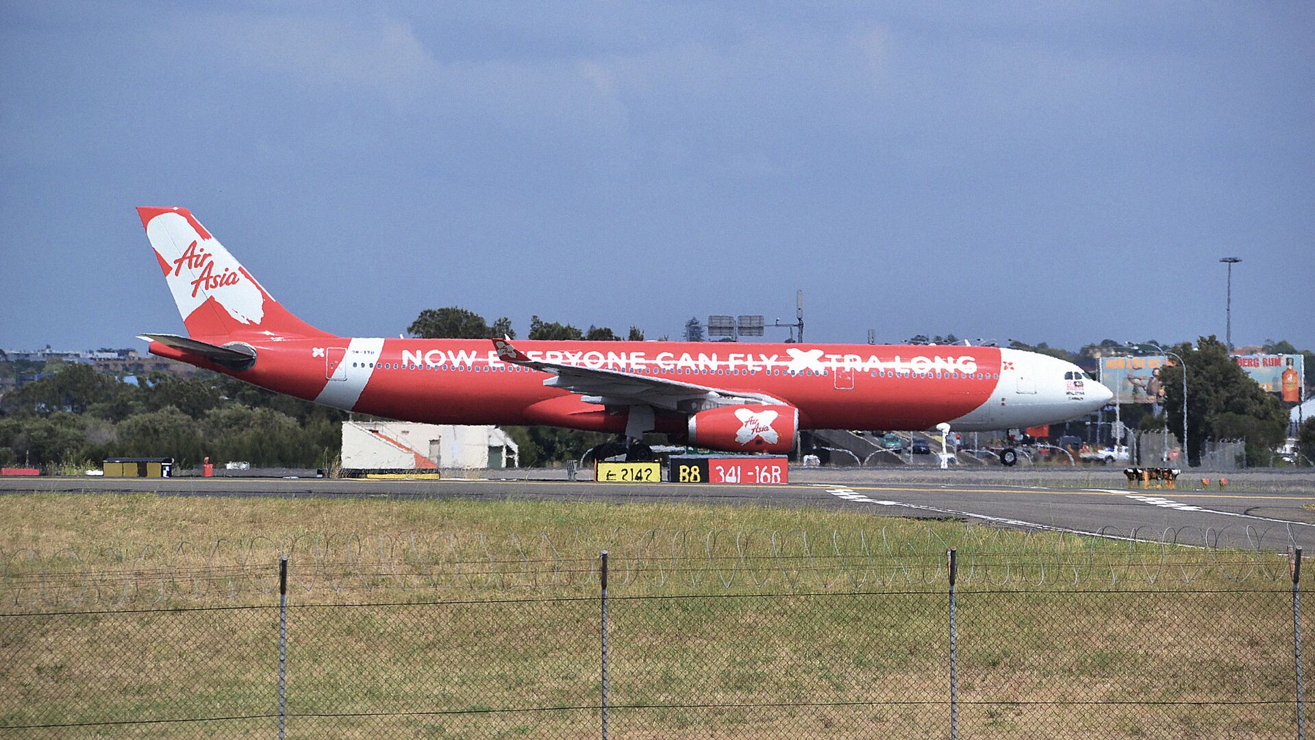 Самолет Airbus A330 авиакомпании AirAsia в аэропорту Сиднея, Австралия - РИА Новости, 1920, 26.08.2022