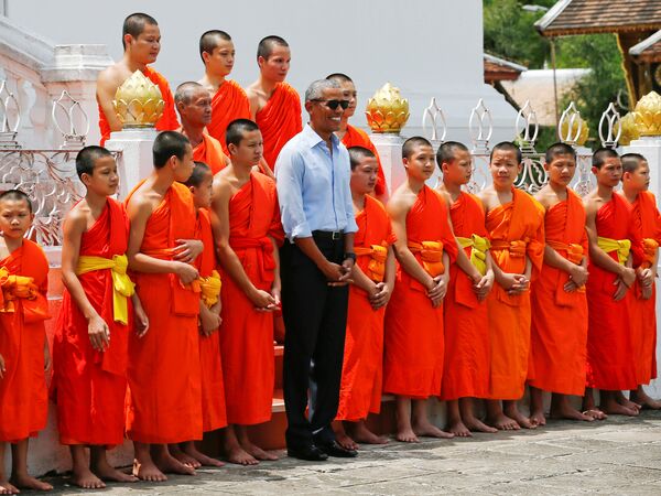 Президент США Барак Обама во время визита в Лаос, где проходит саммит АСЕАН