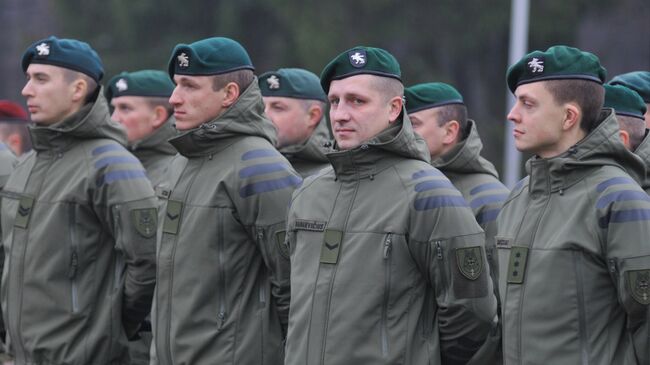 Литовские военнослужащие на торжественном открытии тренировки подразделений вооруженных сил Украины