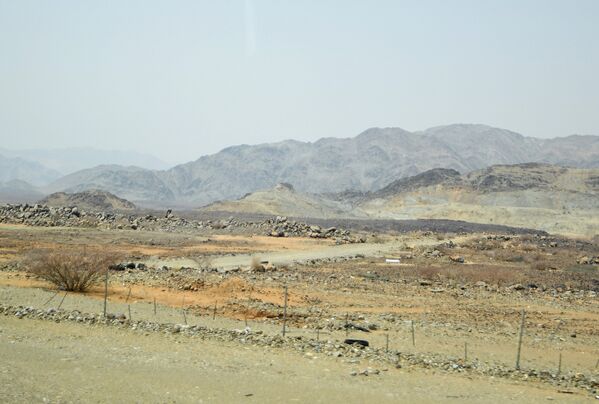 Дорога через пустыню из Медины в Мекку