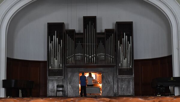 Занятия по органу в Малом зале Московской консерватории. Архивное фото