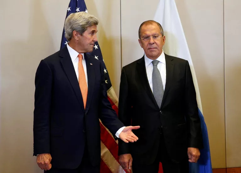 Глава МИД РФ Сергей Лавров и госсекретарь США Джон Керри на переговорах по урегулированию сирийского кризиса в Женеве, Швейцария. 9 сентября 2016 года Глава МИД РФ Сергей Лавров и госсекретарь США Джон Керри на переговорах по урегулированию сирийского кризиса в Женеве, Швейцария. 9 сентября 2016 года
