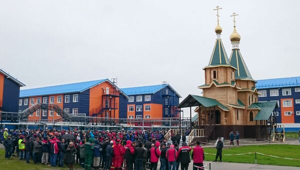 Освящение Троицкого храма в поселке Сабетта на Ямале