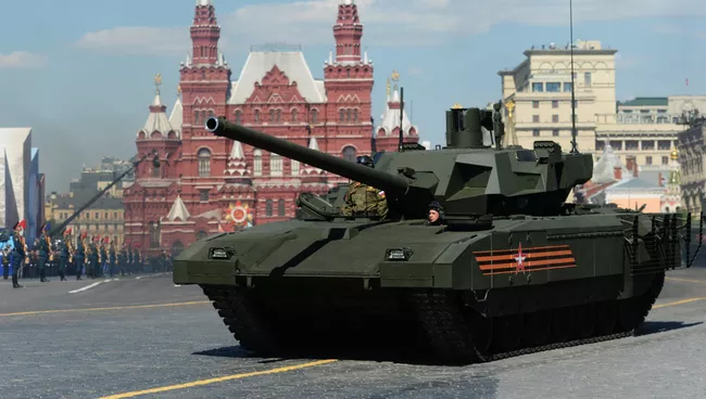 Танк Т-14 на гусеничной платформе Армата. Архивное фото.