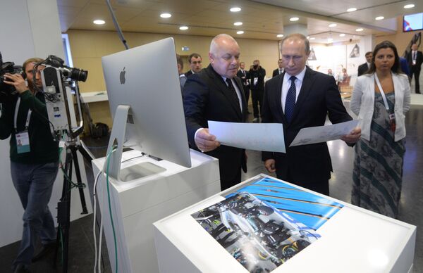 Президент Российской Федерации Владимир Путин во время посещения Международного информационного агентства Россия сегодня