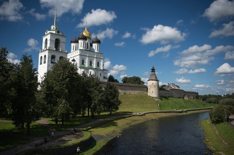 Свято-Троицкий кафедральный собор Псковского Кремля в Пскове