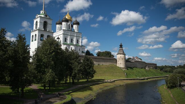 Свято-Троицкий кафедральный собор Псковского Кремля в Пскове. Архивное фото