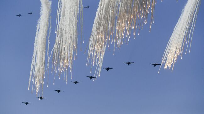 Российские истребители во время военных учений на побережье Черного моря в Крыму