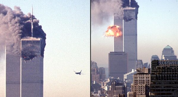 Самолет летит в башню Всемирного торгового центра в Нью-Йорке. 11 сентября 2001 года